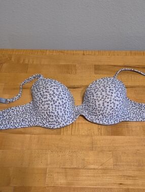 Barely There C34 Floral White & Blue Wire Bra